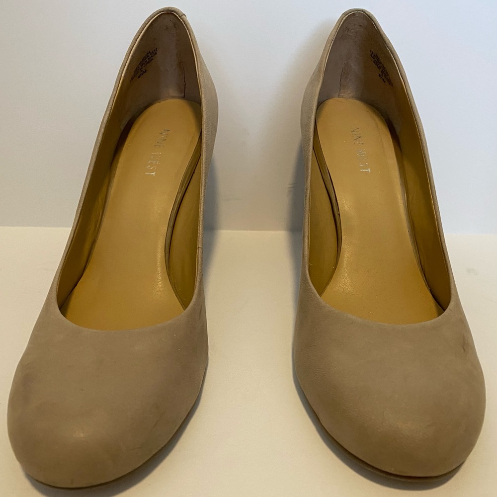 Gorgeous tan suede block heel
